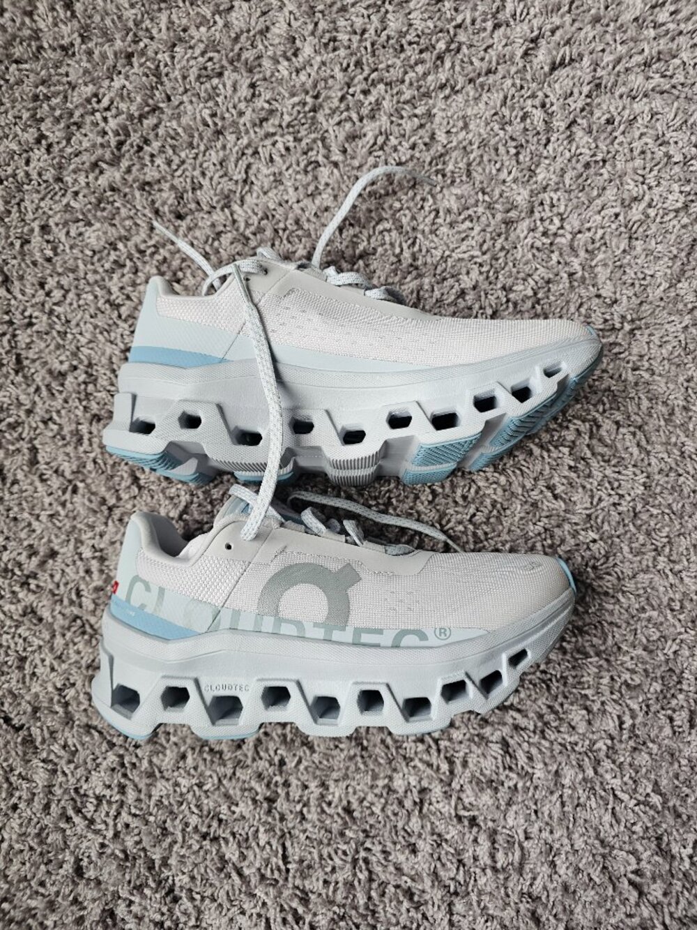 ON Cloudmonster Shoes in size 7 - Picture 5 of 8